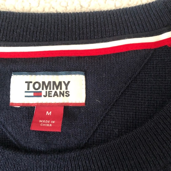 Tommy Hilfiger sweater navy blue gently worn - Picture 2 of 5